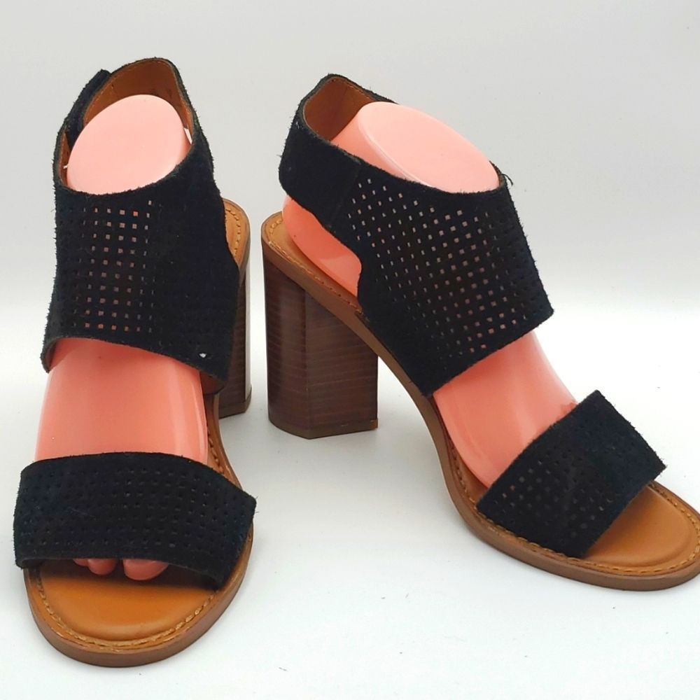Franco Sarto. "DELORES"  Suede Strappy Sandal.‎ Size 10M.  S878